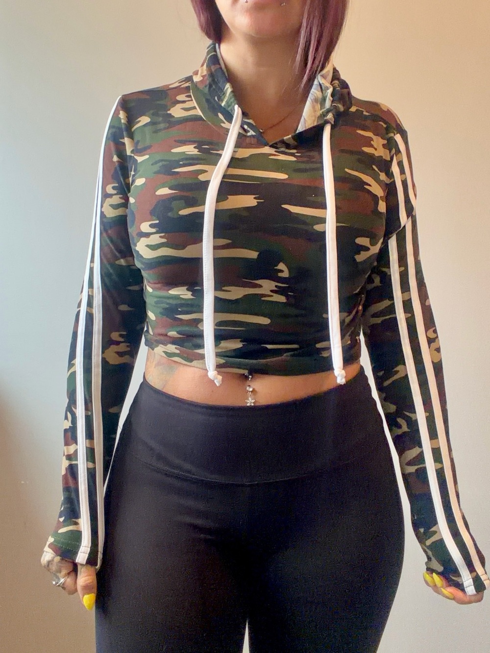Feathers Womens‎ Large Camouflage Hooded Long Sleeve Crop Top Light Material
